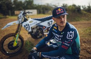 BILLY BOLT OPERATO AL GINOCCHIO SINISTRO SALTERA’ LA PRIMA META’ DEL MONDIALE ENDURO ESTREMO