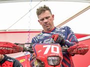 STEVE HOLCOMBE OPERATO AL GINOCCHIO SINISTRO INIZIA LA RIABILITAZIONE