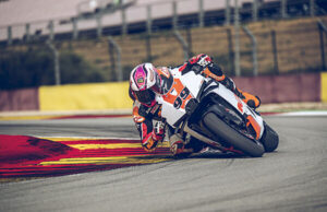 KTM PRESENTA LA NUOVA 990 RC R TRACK 2026