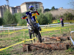 A CALTANISSETTA CHARLIE CHATER CON IL TEAM LUNIGIANA-MAURI TRAFILERIA ACCIAI CONQUISTA I PRIMI PUNTI NEGLI ASSOLUTI D’ITALIA ENDURO 2026