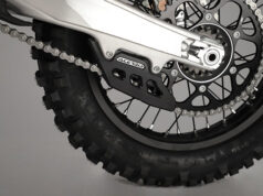INNOVAZIONE SOLIDITA’ TECNOLOGIA AVANZATA MAGGIORE SICUREZZA GRAZIE ALLA NUOVA FAMIGLIA DELLA CRUNA CATENA RACE DI ACERBIS PER TUTTE LE MOTO OFF ROAD MADE IN JAPAN E EUROPA