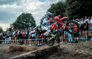 HONDA RACING REDMOTO ENDURO TEAM IN UNA GARA INCREDIBILE IN FRANCIA CON UN PUBBLICO FANTASTICO