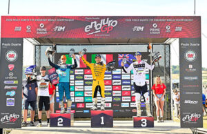 VITTORIA, PODIO, E DUE MEDAGLIE MONDIALI PER NSA MOTORS RACING TEAM CHE CHIUDE IN GRANDE LA STAGIONE IRIDATA AL GP DEL GALLES ENDUROGP A RHAYADER