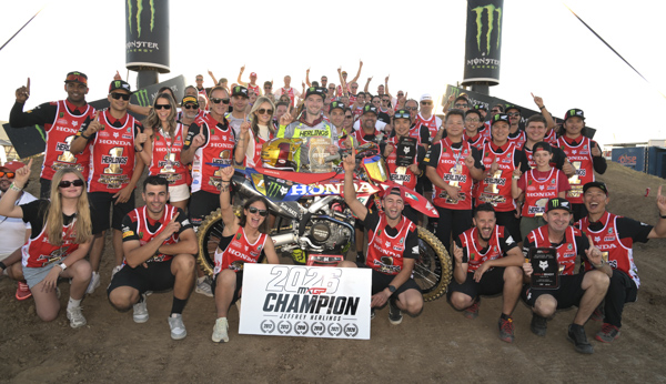 jeffrey-herlings-and-his-honda-team